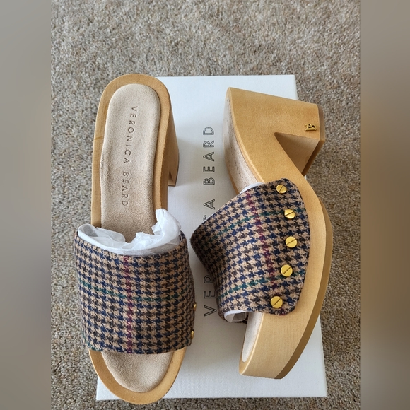Veronica Beard Shoes - Nib! Veronica beard houndstooth hannalee plaid clog 6.5
